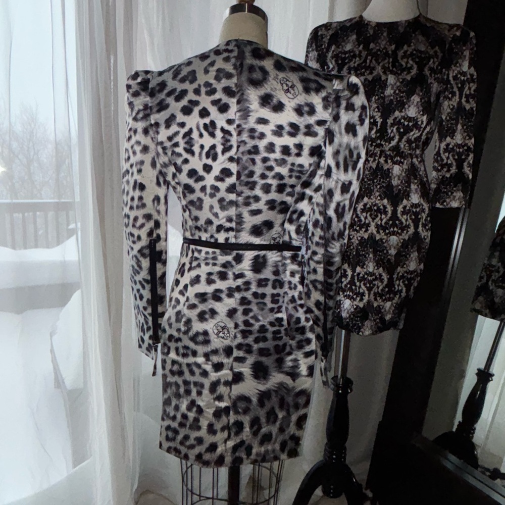 🖤🔥 RARE Thomas Wylde B&W Leopard Tuxedo Jacket | Detachable Tail | Size 6 🤘✨ - Picture 6 of 10